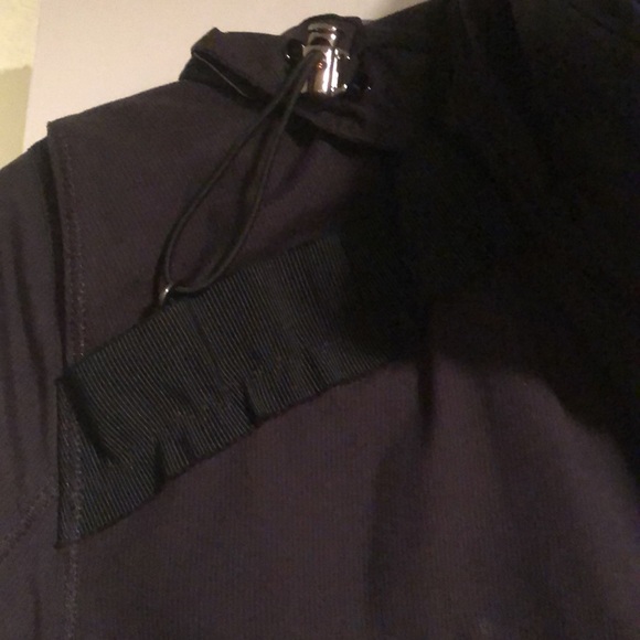 Lululemon wind jacket - Picture 4 of 8